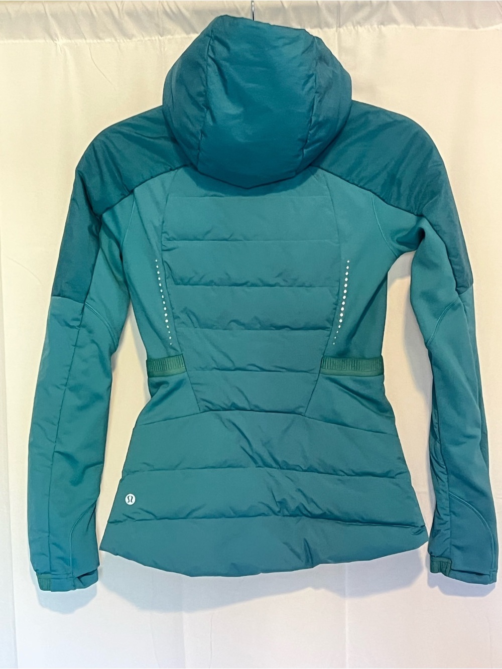 Lululemon Down For it All Running Puffer Jacket Women’s Size 2 Oceanic - Picture 8 of 8